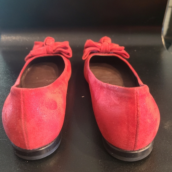 AGL Shimmering Red Suede Ballet Flats with Double Bow, Size 35.5 - Picture 3 of 14